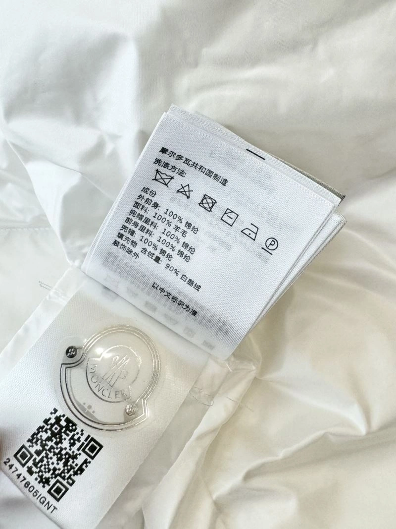 Moncler Down Jackets Neat 144975