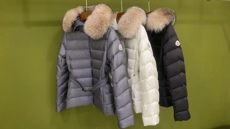 Trendsetting Moncler Down Jackets 144980