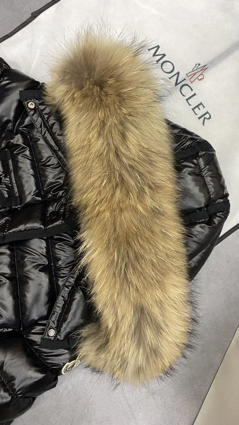 Moncler Down Jackets Trendsetting 144974