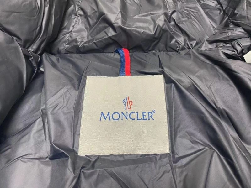 FashionForward Moncler Down Jackets 144951