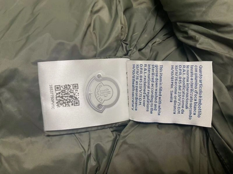 Moncler Down Jackets Breathable 144953