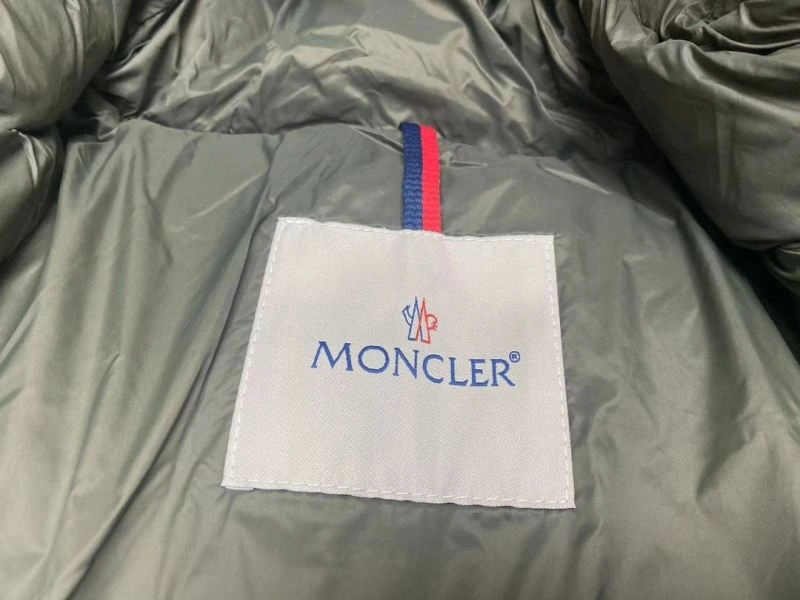 Moncler Down Jackets Breathable 144953