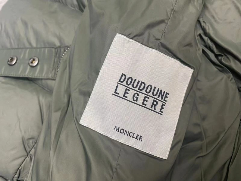 Moncler Down Jackets Breathable 144953