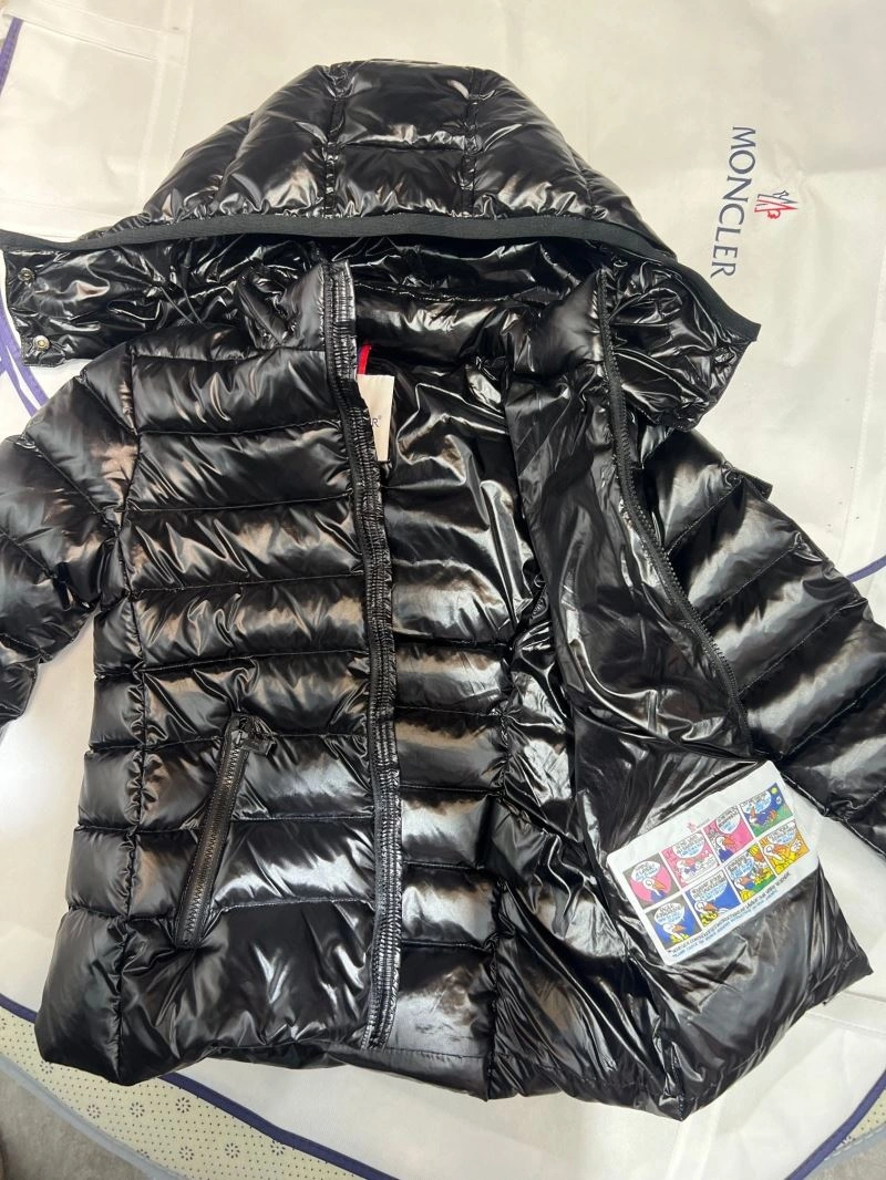 EyeCatching Moncler Down Jackets 144956