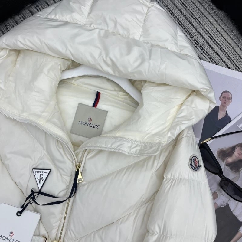 Durable Moncler Down Jackets 144946