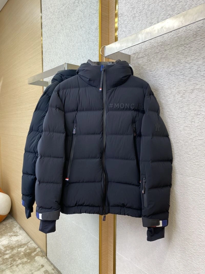 Moncler Down Jackets Supportive 144962