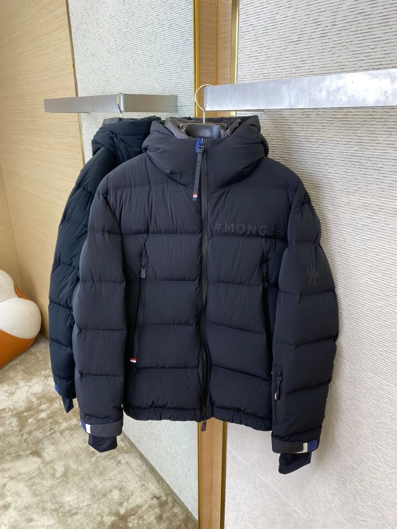 Moncler Down Jackets Supportive 144962