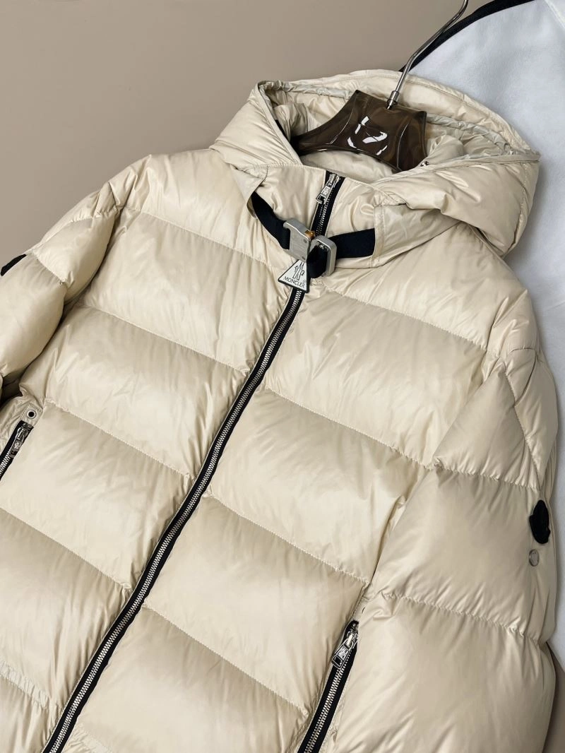 Moncler Down Jackets Supportive 144947