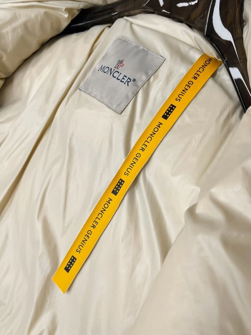 Moncler Down Jackets Supportive 144947
