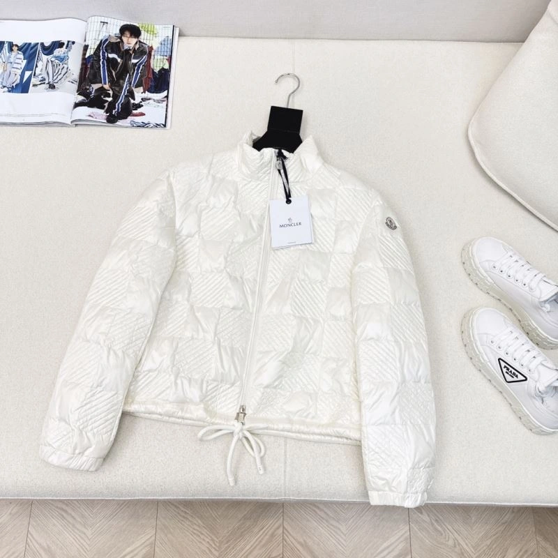 Moncler Down Jackets Sophisticated 144935