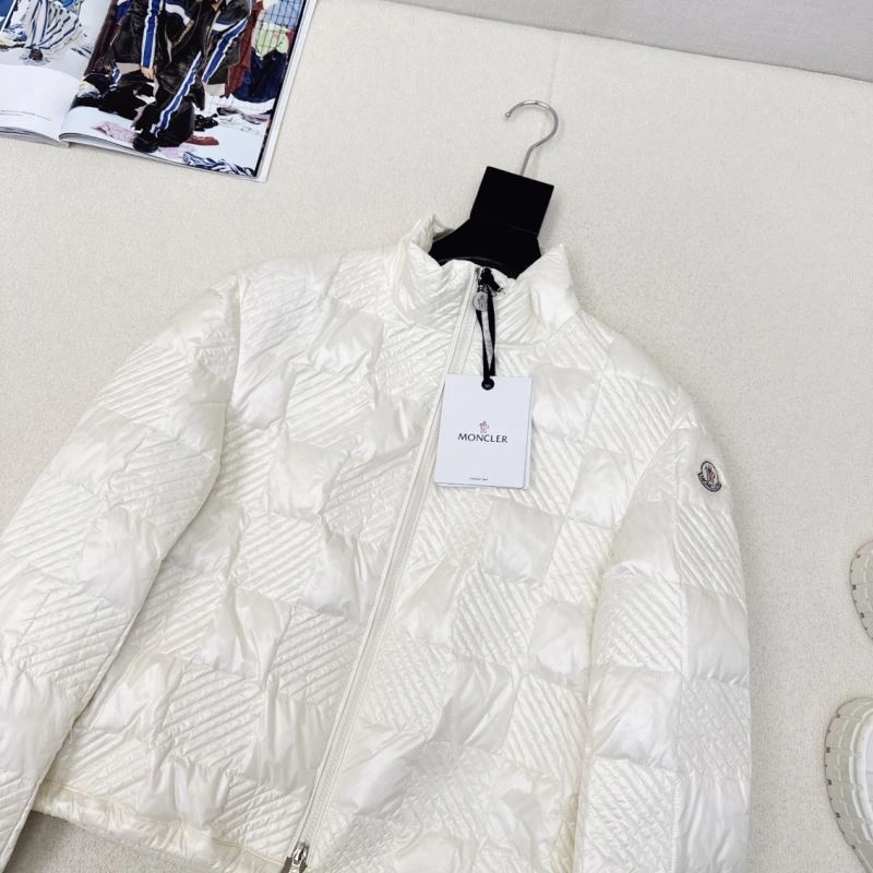 Moncler Down Jackets Sophisticated 144935