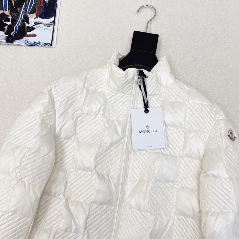 Moncler Down Jackets Sophisticated 144935