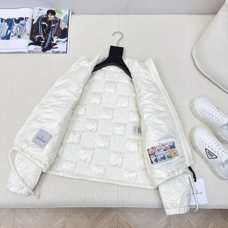 Moncler Down Jackets Sophisticated 144935