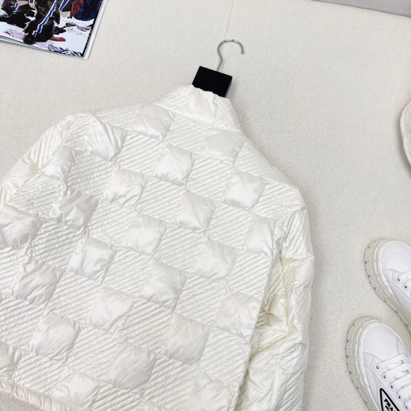 Moncler Down Jackets Sophisticated 144935