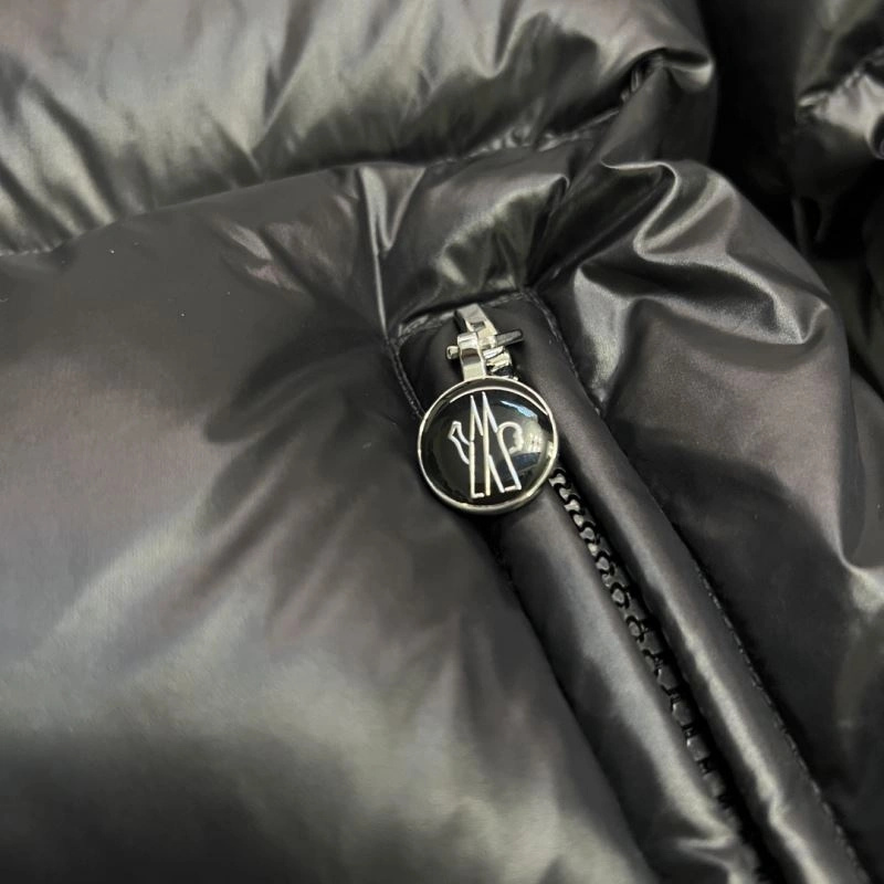 Versatile Moncler Down Jackets 144927