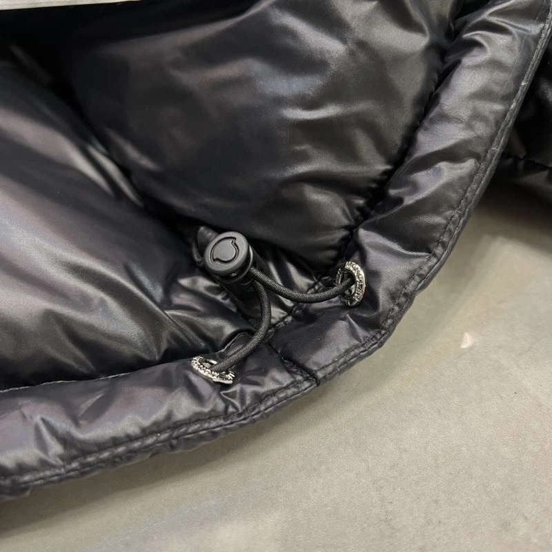 Versatile Moncler Down Jackets 144927