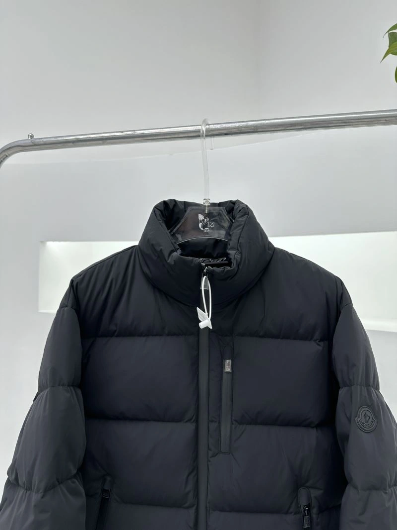 Moncler Down Jackets Durable 144912