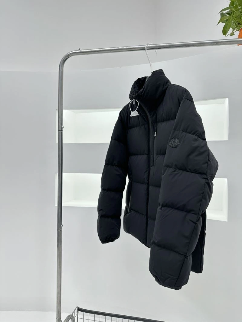 Moncler Down Jackets Durable 144912