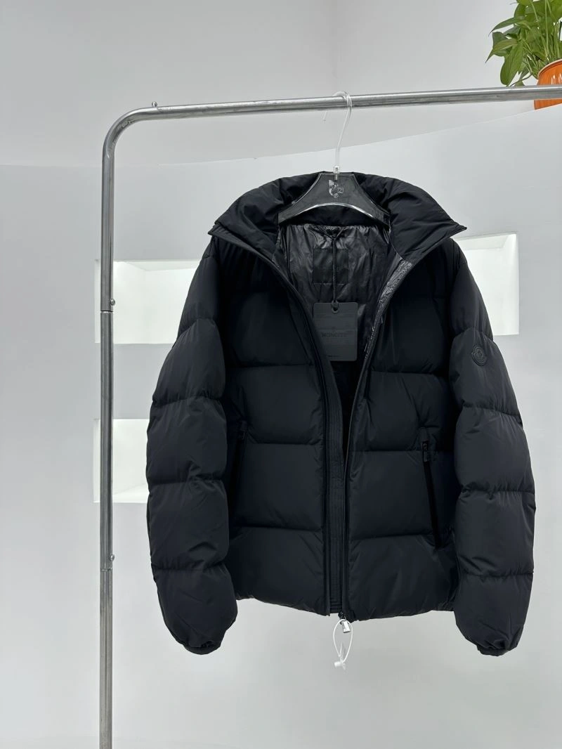 Moncler Down Jackets Durable 144912