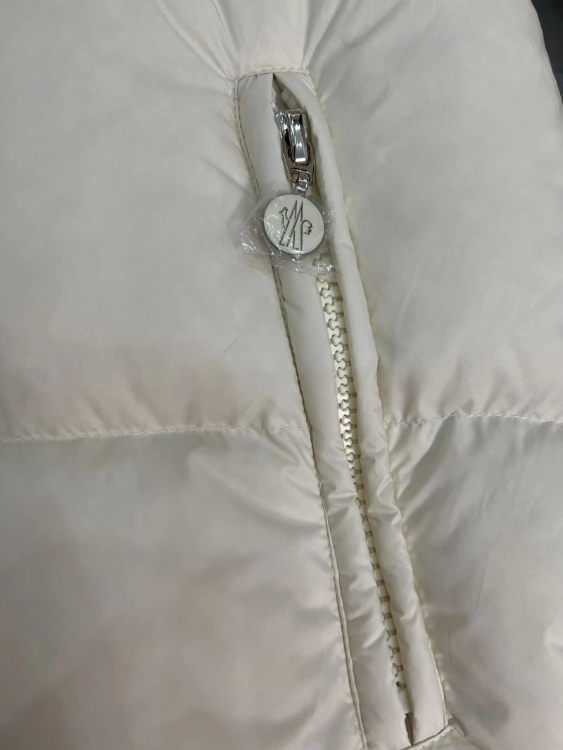 Moncler Down Jackets Functional 144906