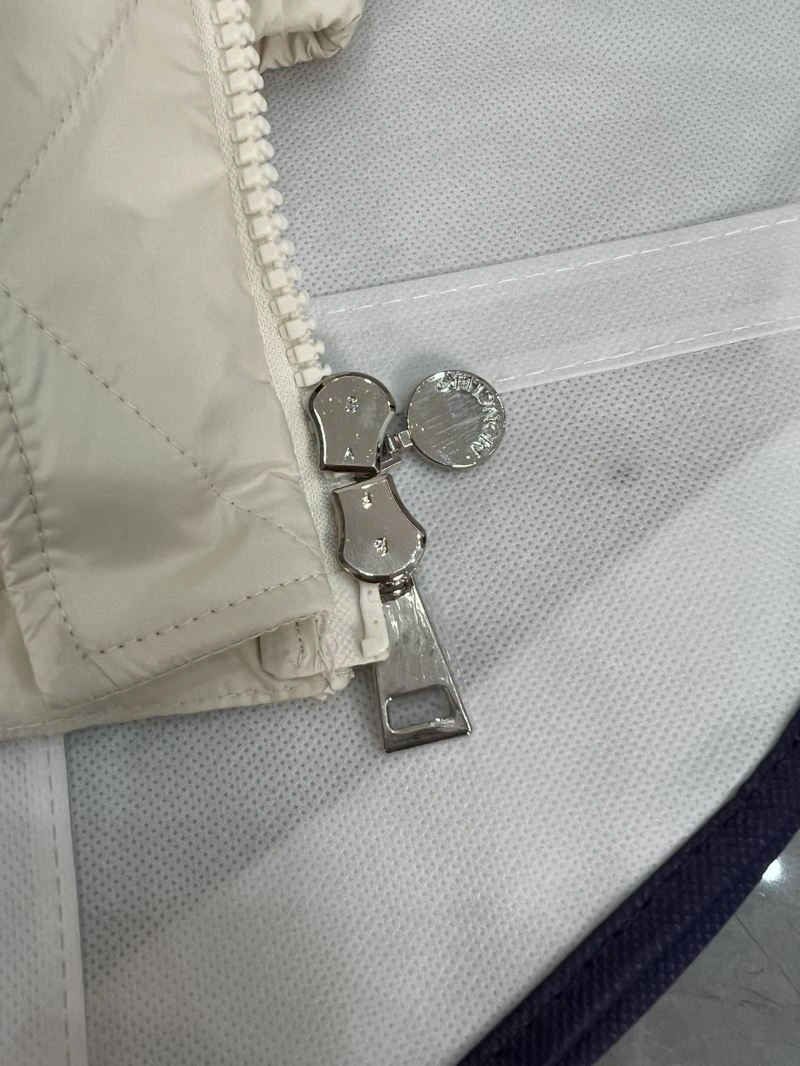 Moncler Down Jackets Functional 144906