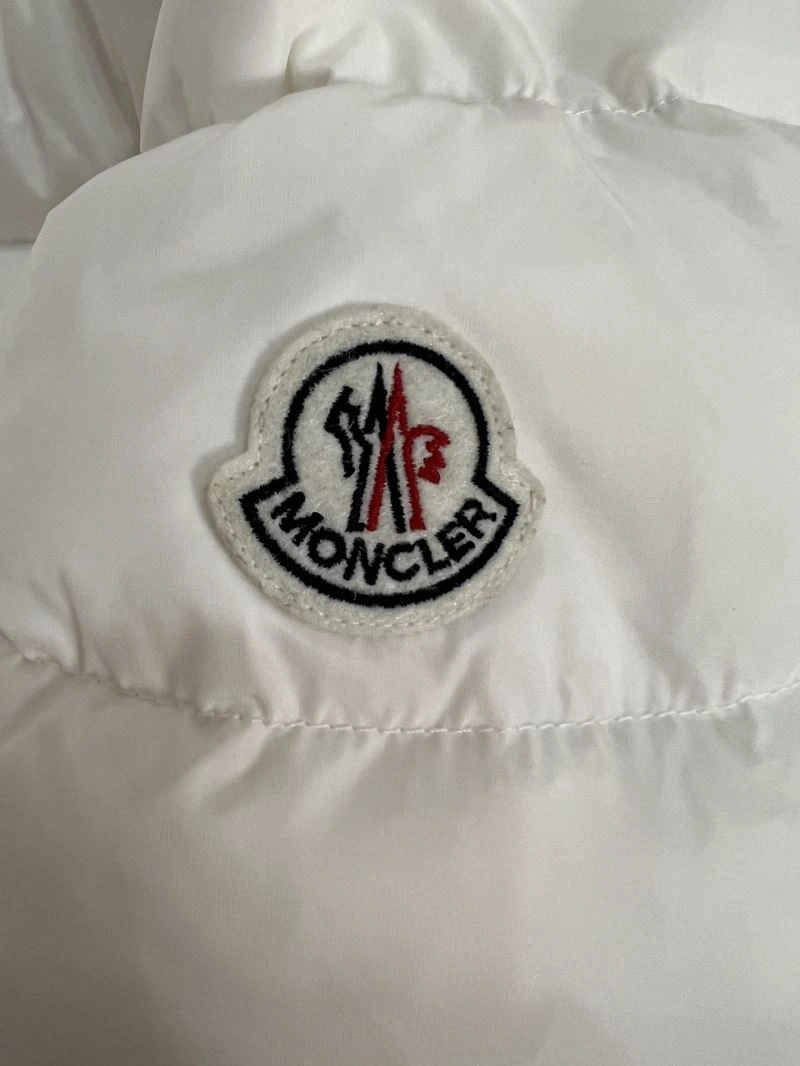 Durable Moncler Down Jackets 144911