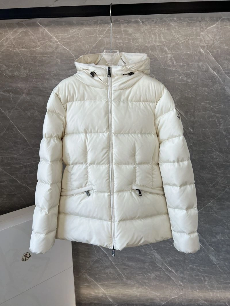 Moncler Down Jackets Durable 144893