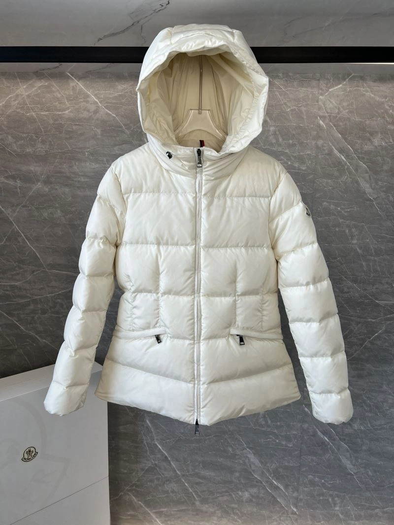 Moncler Down Jackets Durable 144893