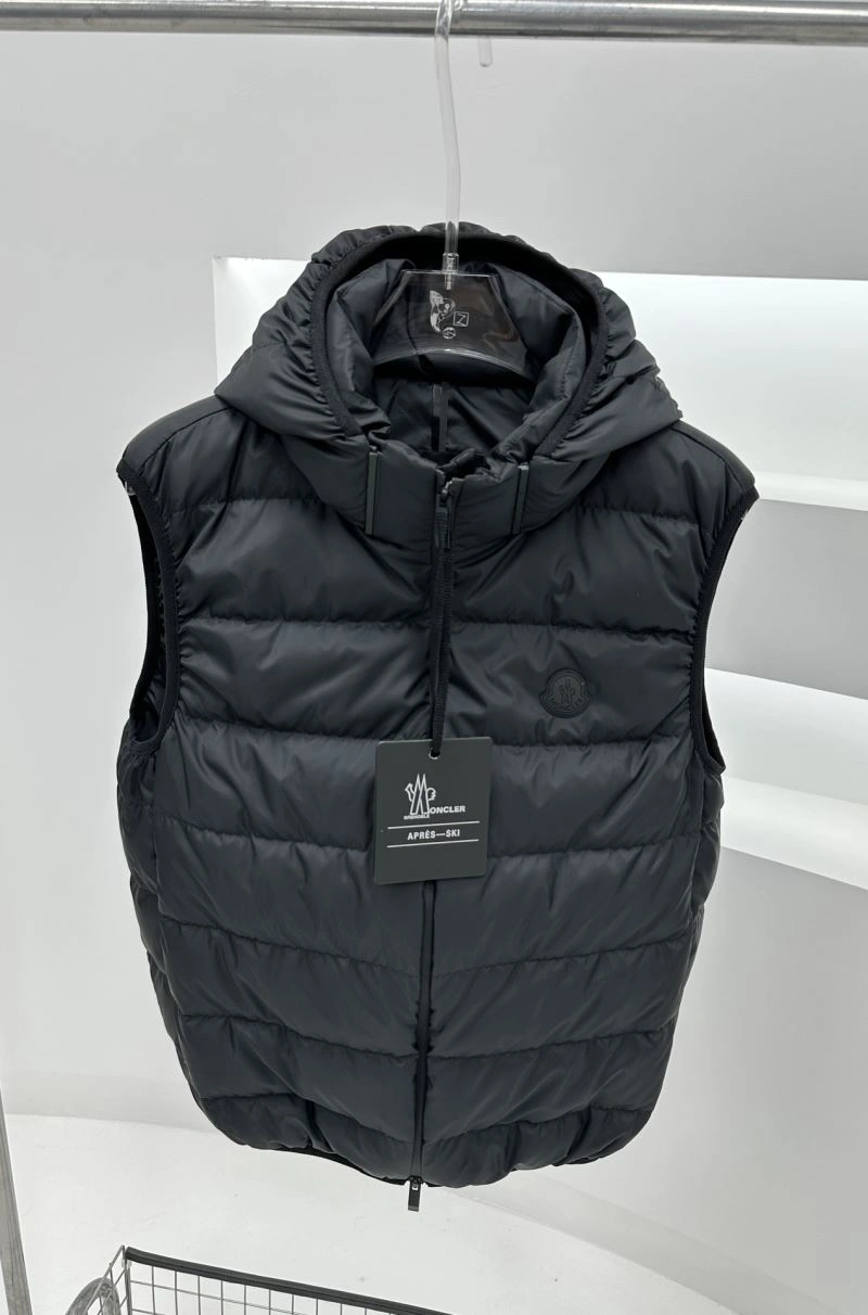 WaterResistant Moncler Down Jackets 144886