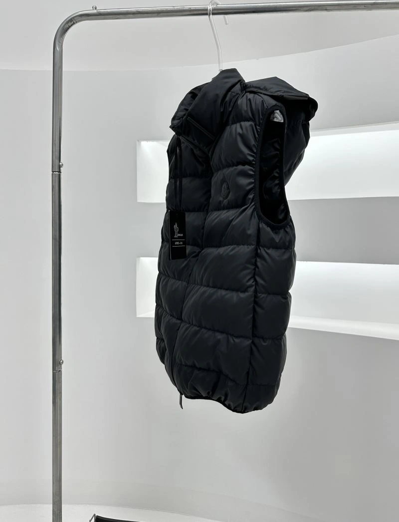 WaterResistant Moncler Down Jackets 144886