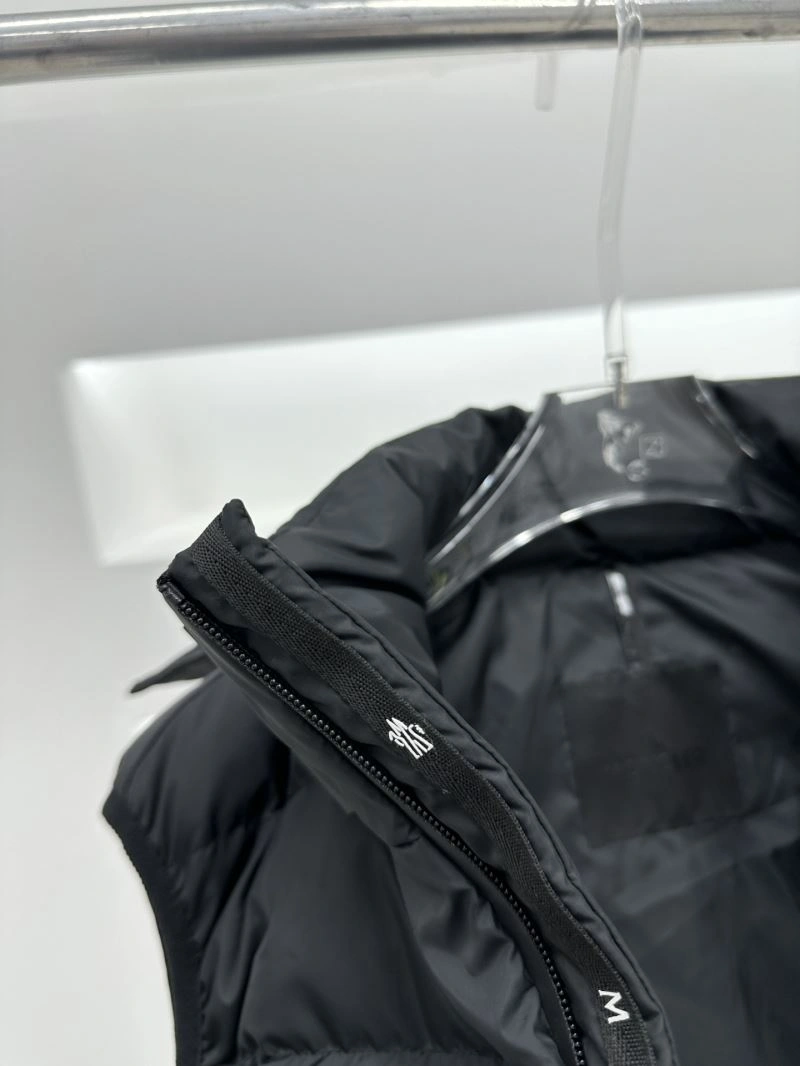 WaterResistant Moncler Down Jackets 144886