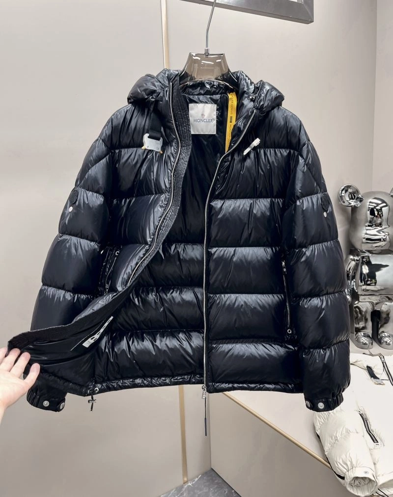 Moncler Down Jackets Elegant 144878
