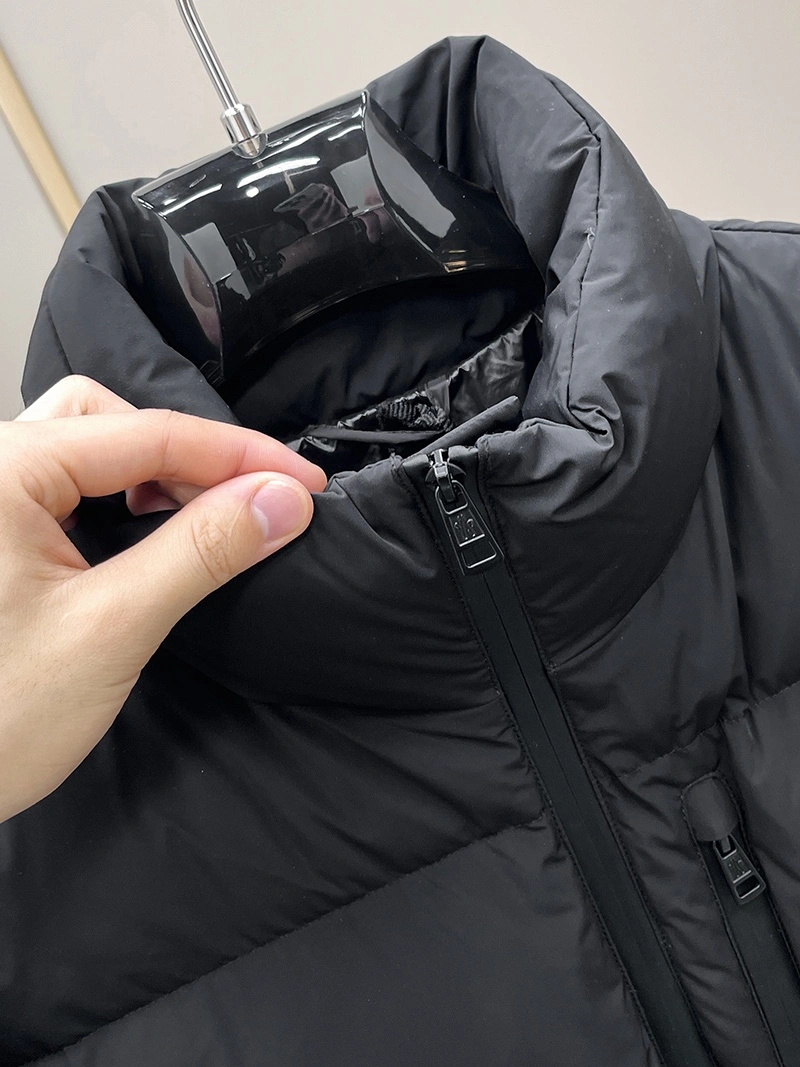 Moncler Down Jackets Sophisticated 144884
