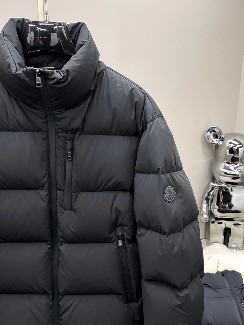 Moncler Down Jackets Sophisticated 144884