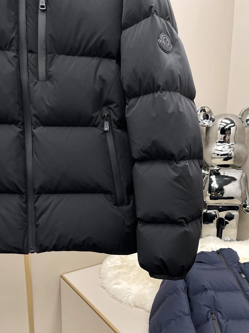 Moncler Down Jackets Sophisticated 144884
