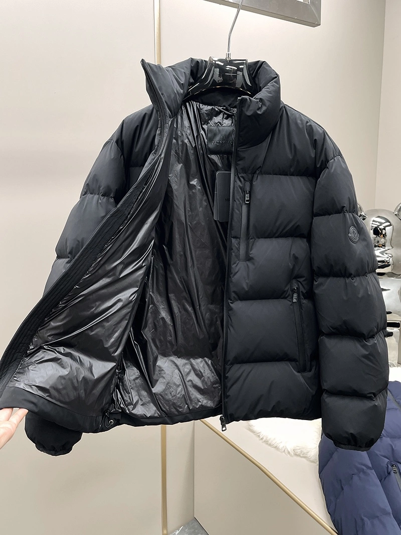Moncler Down Jackets Sophisticated 144884