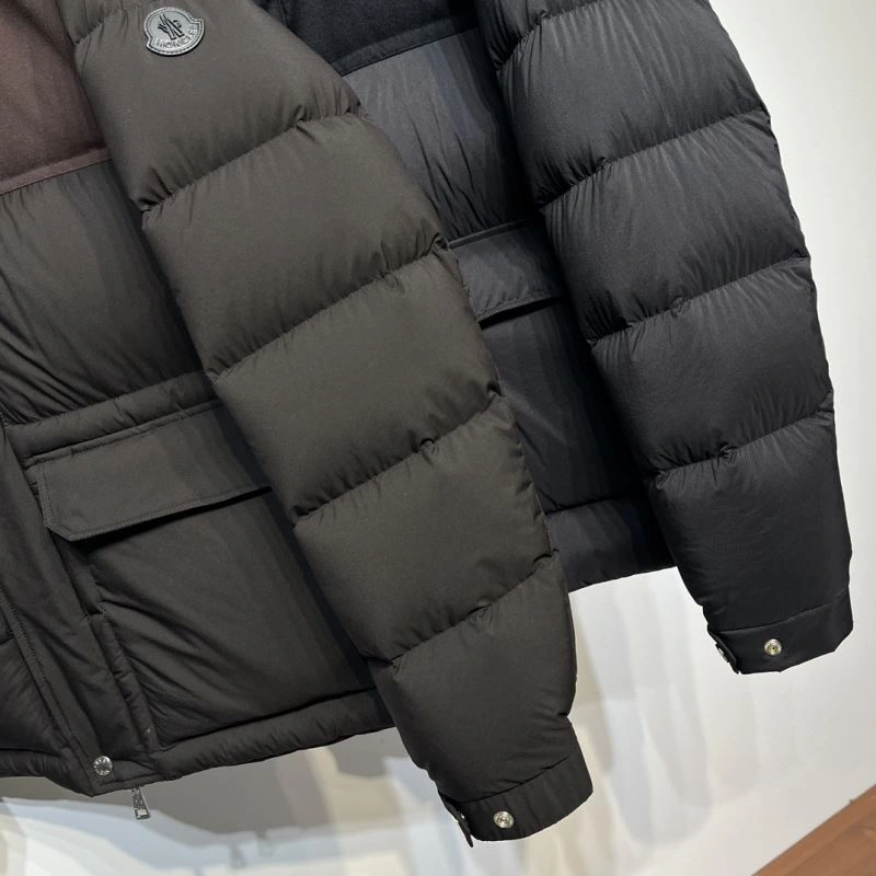 Moncler Down Jackets Sleek 144869