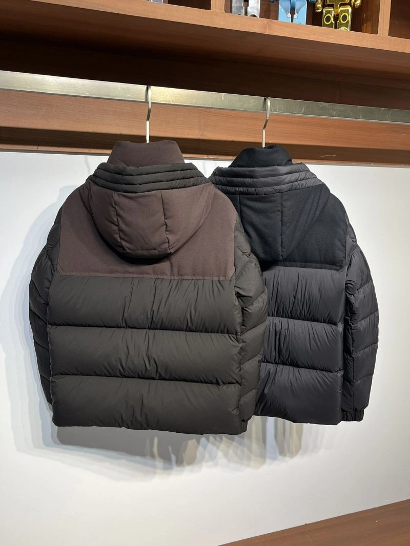 Moncler Down Jackets Sleek 144869