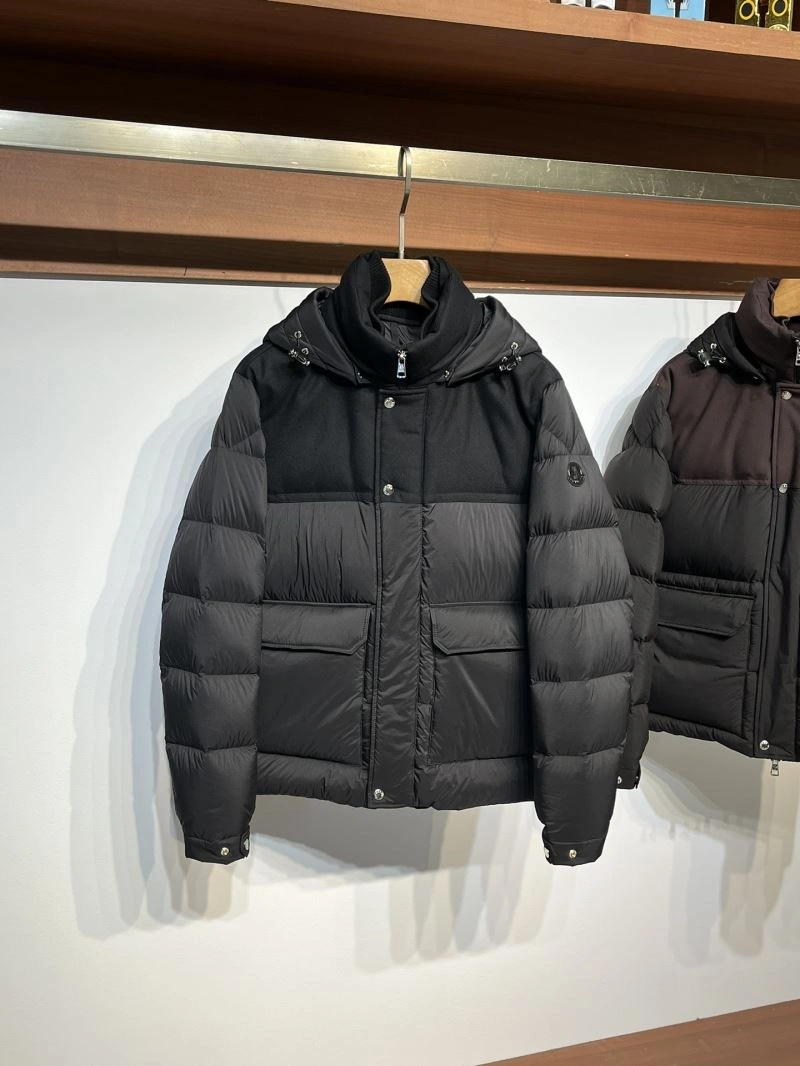 Moncler Down Jackets Sleek 144869