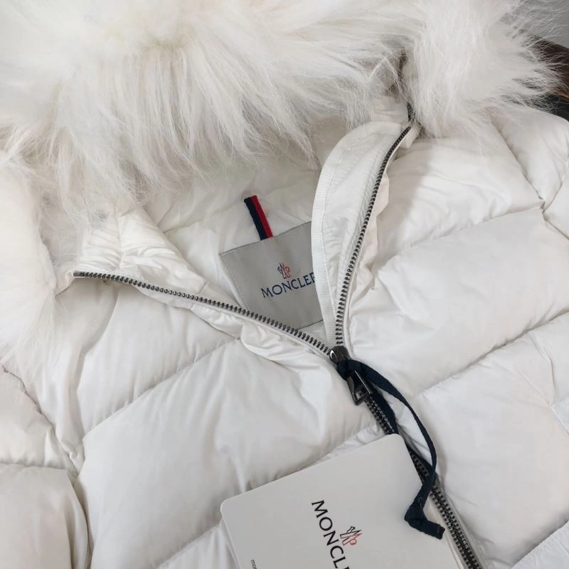 Sporty Moncler Down Jackets 144865