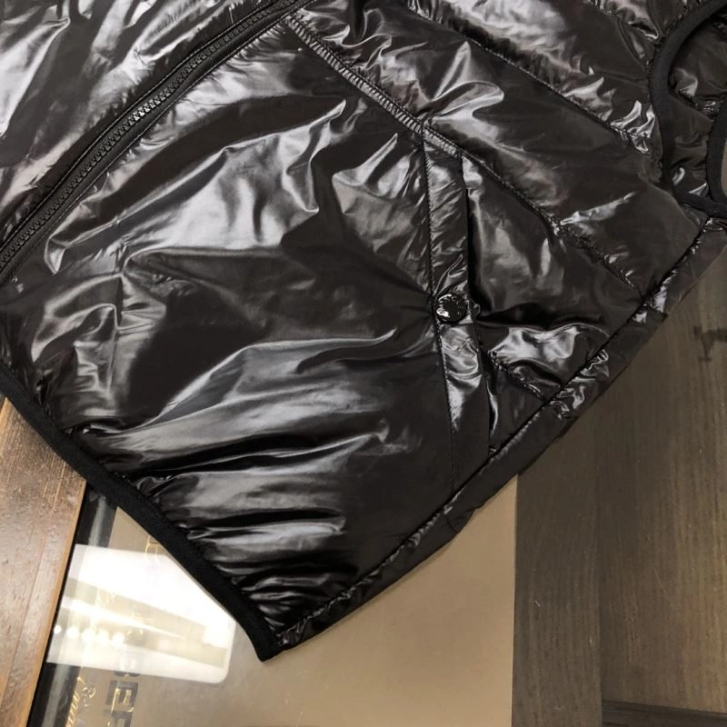 Moncler Down Jackets ComfortFit 144876