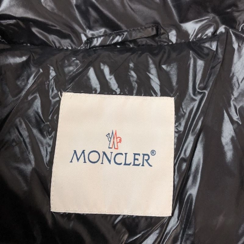 Moncler Down Jackets ComfortFit 144876