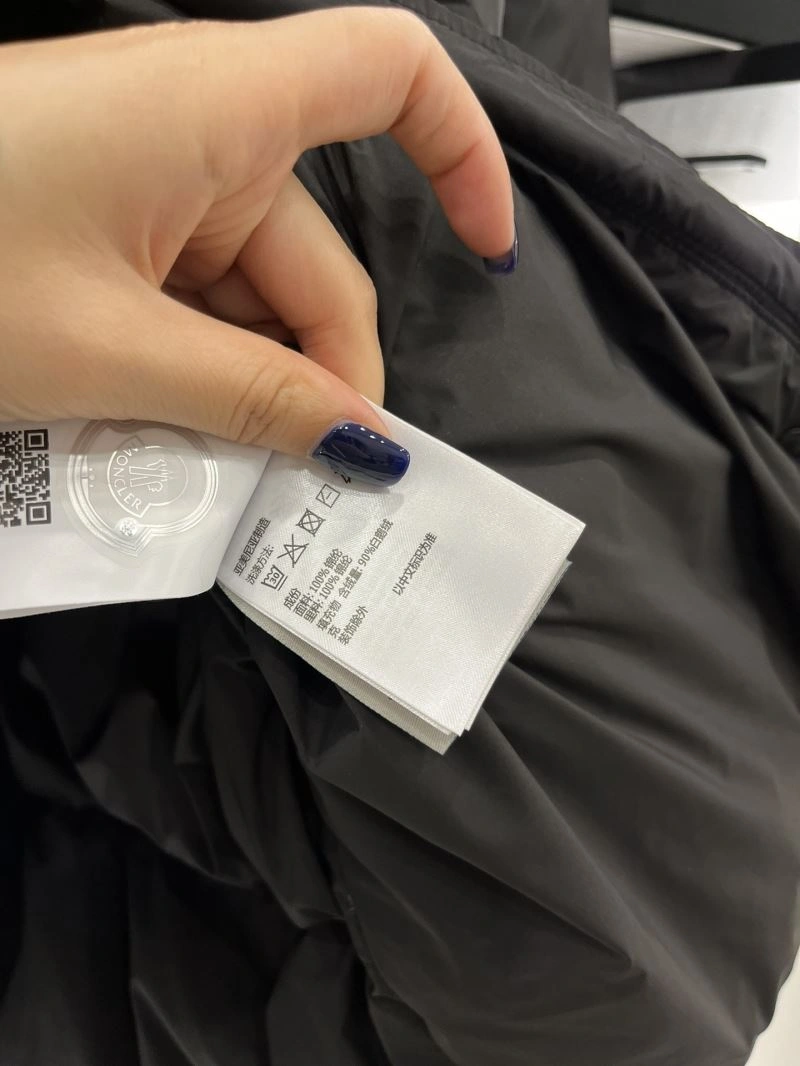 Moncler Down Jackets Minimalist 144875