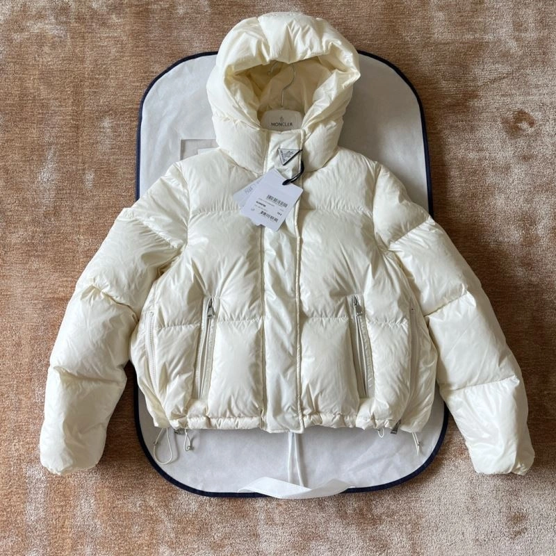 Moncler Down Jackets Colorful 144873