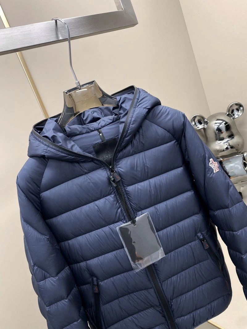 Moncler Down Jackets Sporty 144860