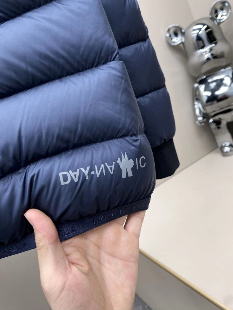 Moncler Down Jackets Sporty 144860