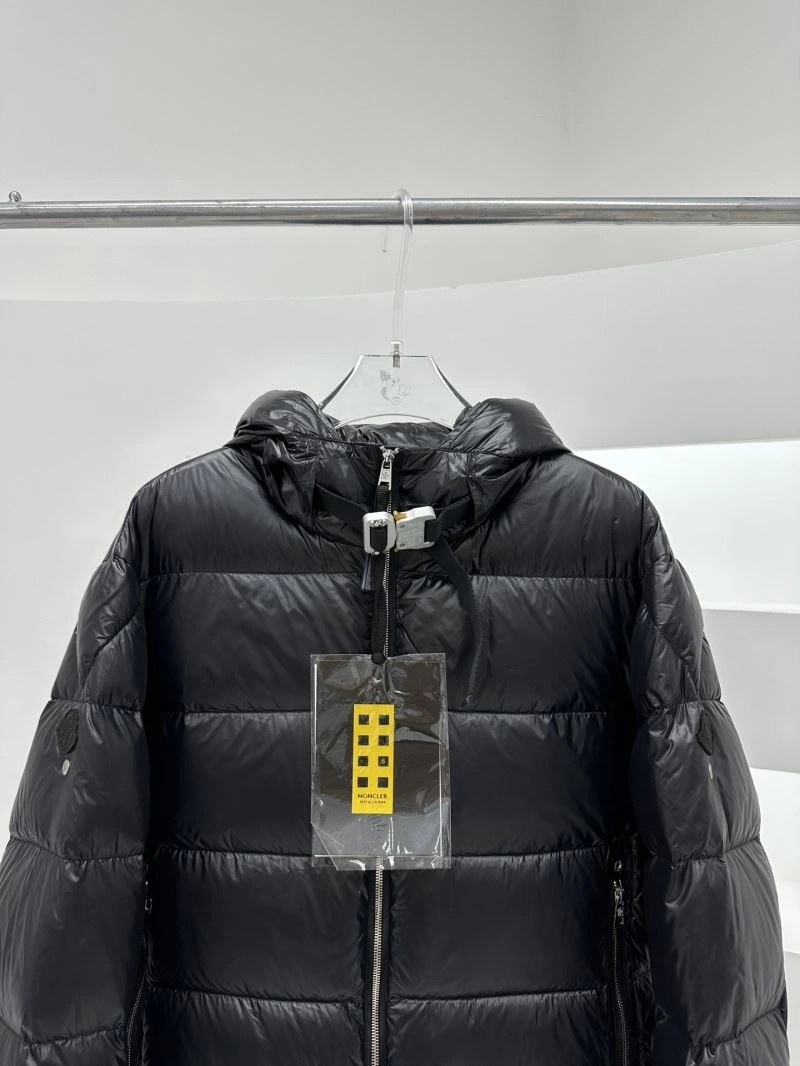 Moncler Down Jackets Sophisticated 144841