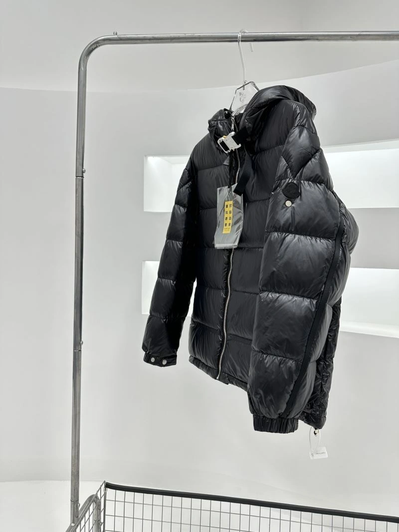 Moncler Down Jackets Sophisticated 144841