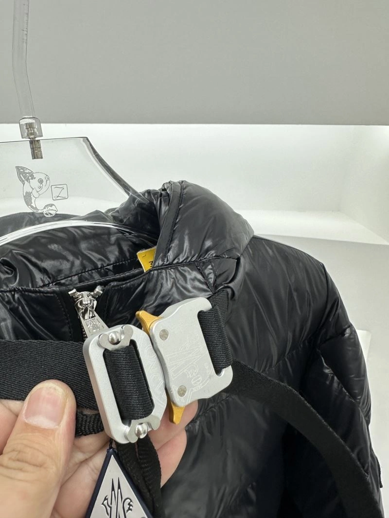 Moncler Down Jackets Sophisticated 144841