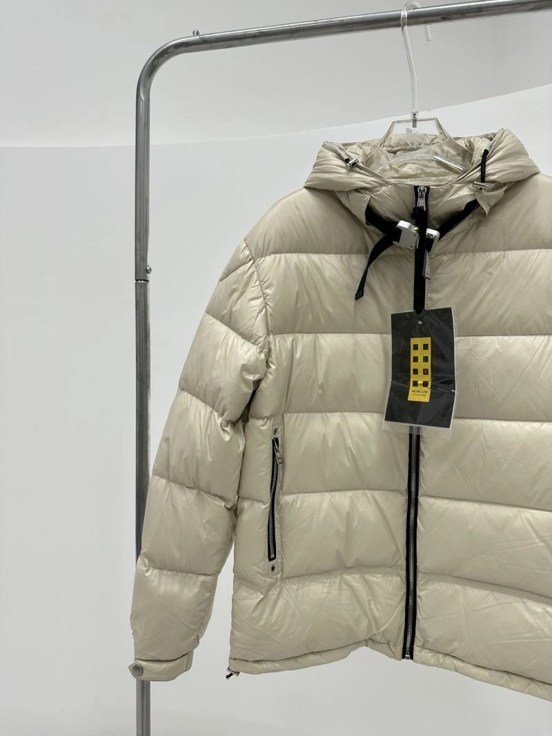 Moncler Down Jackets Sophisticated 144838